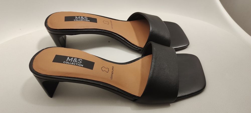 Шлепанці кожа  на вузьку ножку