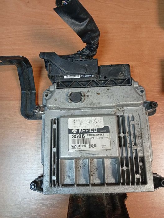 Sterownik ECU Hyundai I20 I Nr.B24