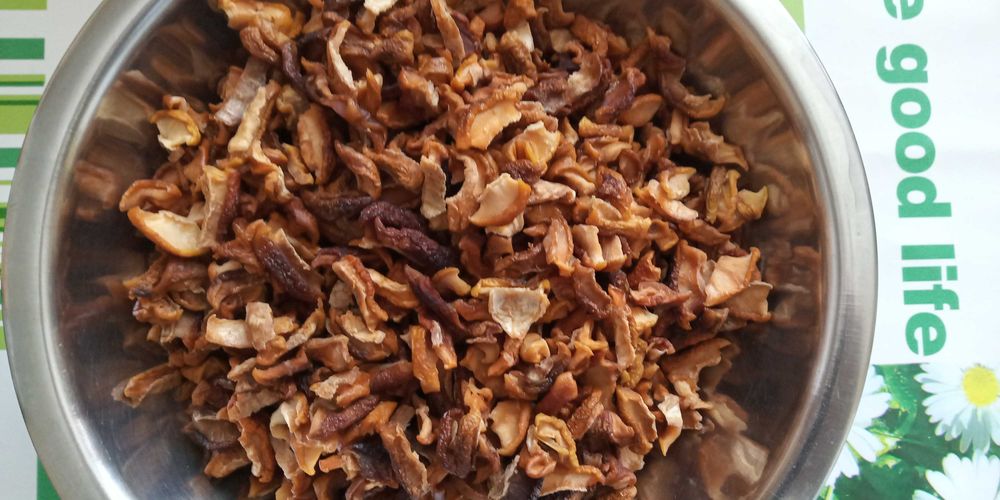 Suszone owoce pigwowca  100g