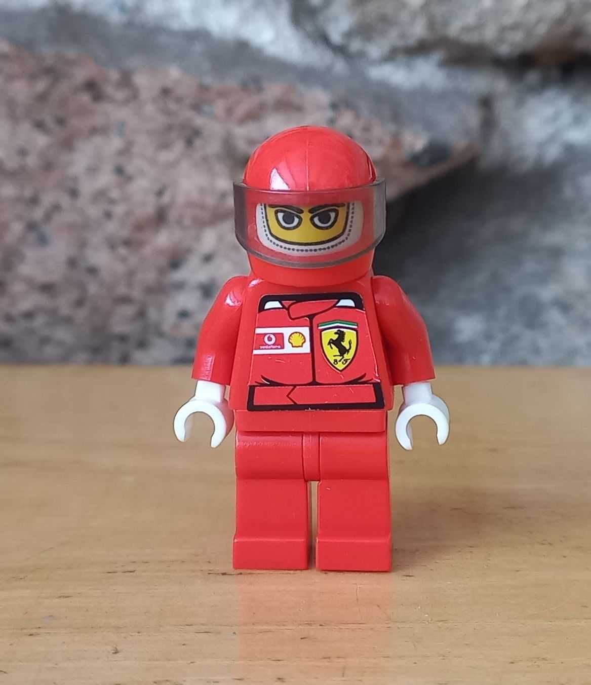 Lego Racers - Ferrari - Minifigurka rac024as - Kierowca Ferrari F1