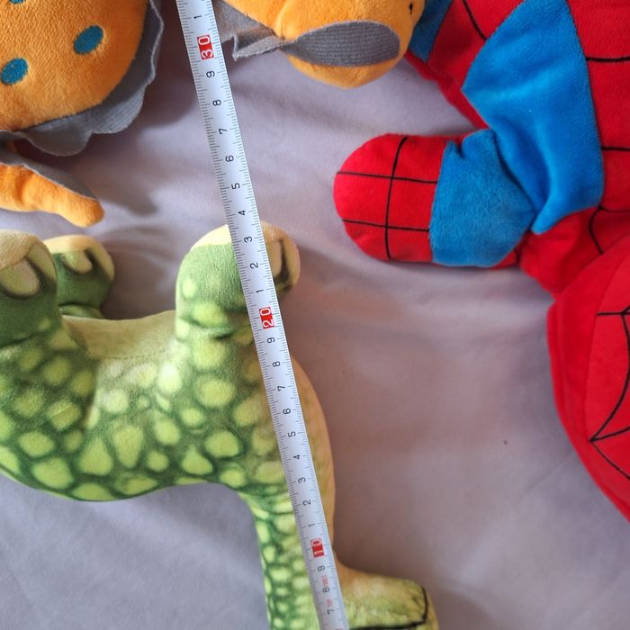 Dinozaur spiderman narzędzia