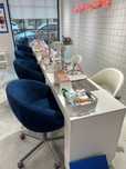 Stół długi do manicure idealny do salonu lub szkoleń