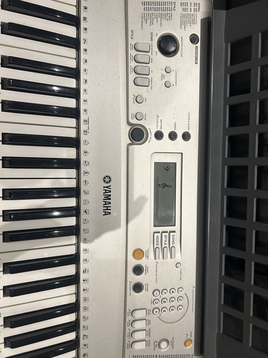 Teclado Yamaha PSR E 313