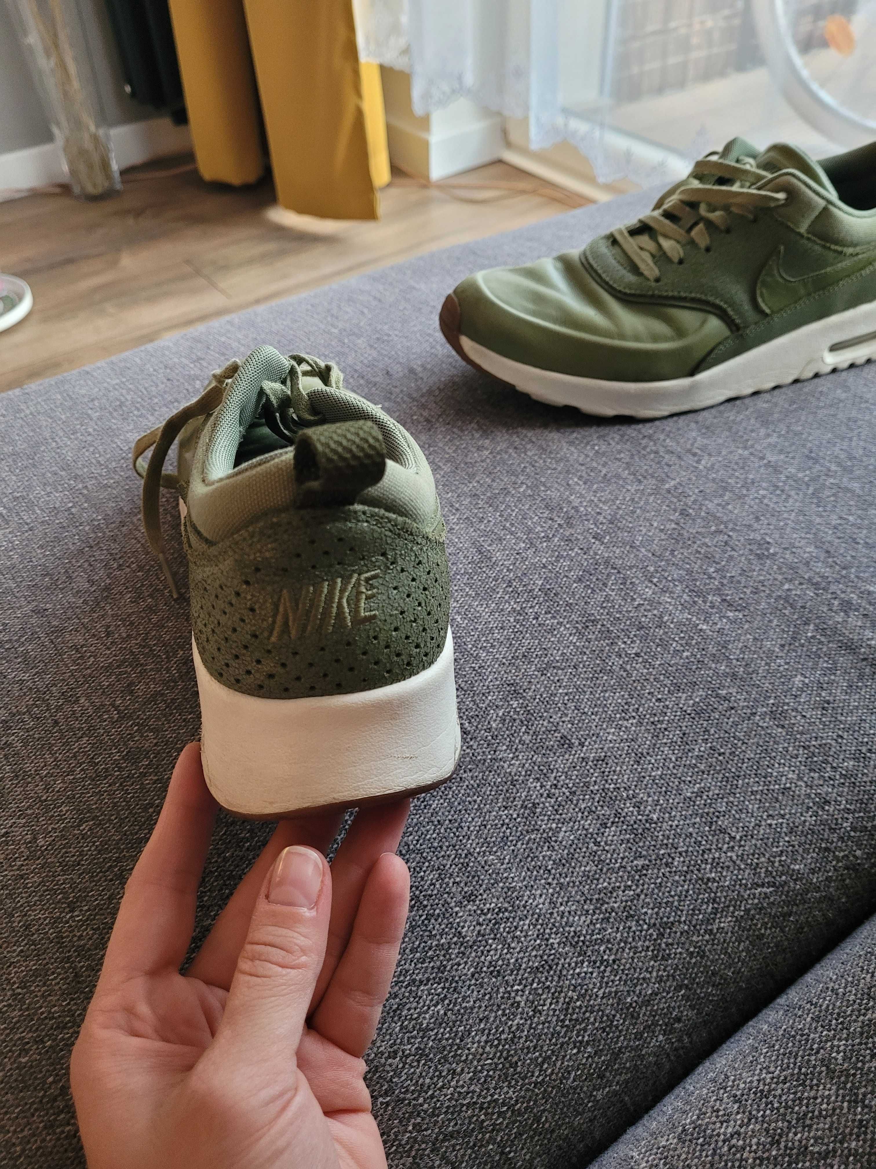 Byty Nike Thea Airmax