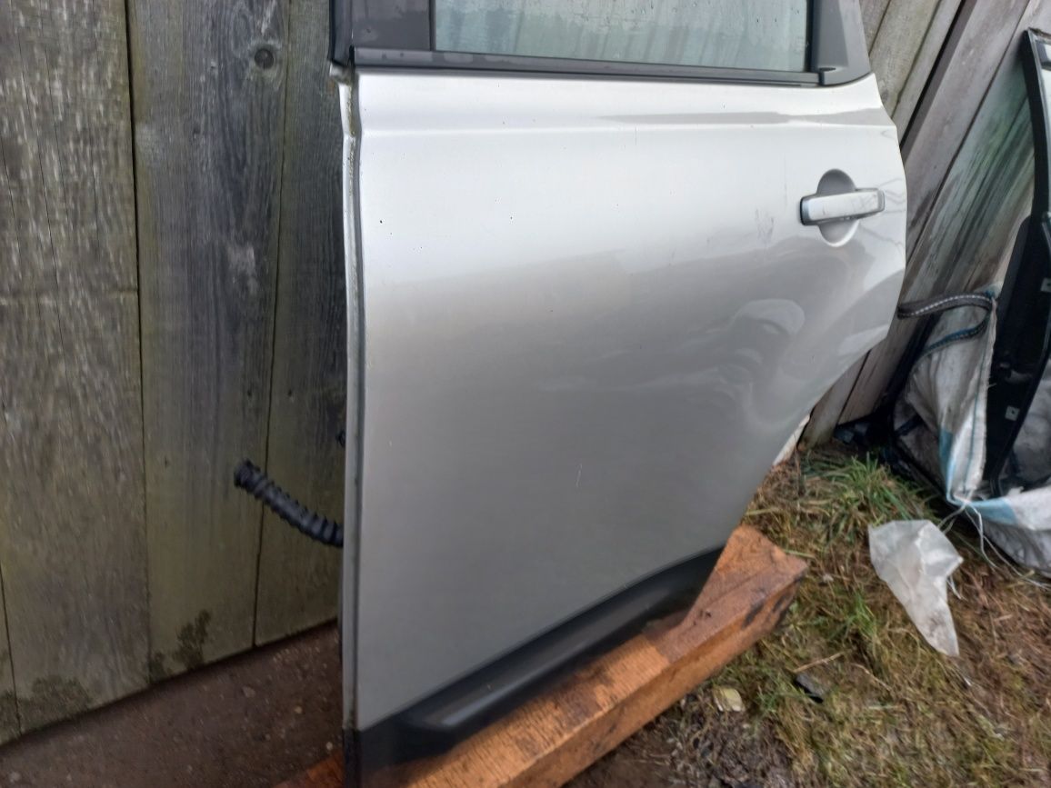 Drzwi lewe tylne tył kompletne nissan qashqai j10