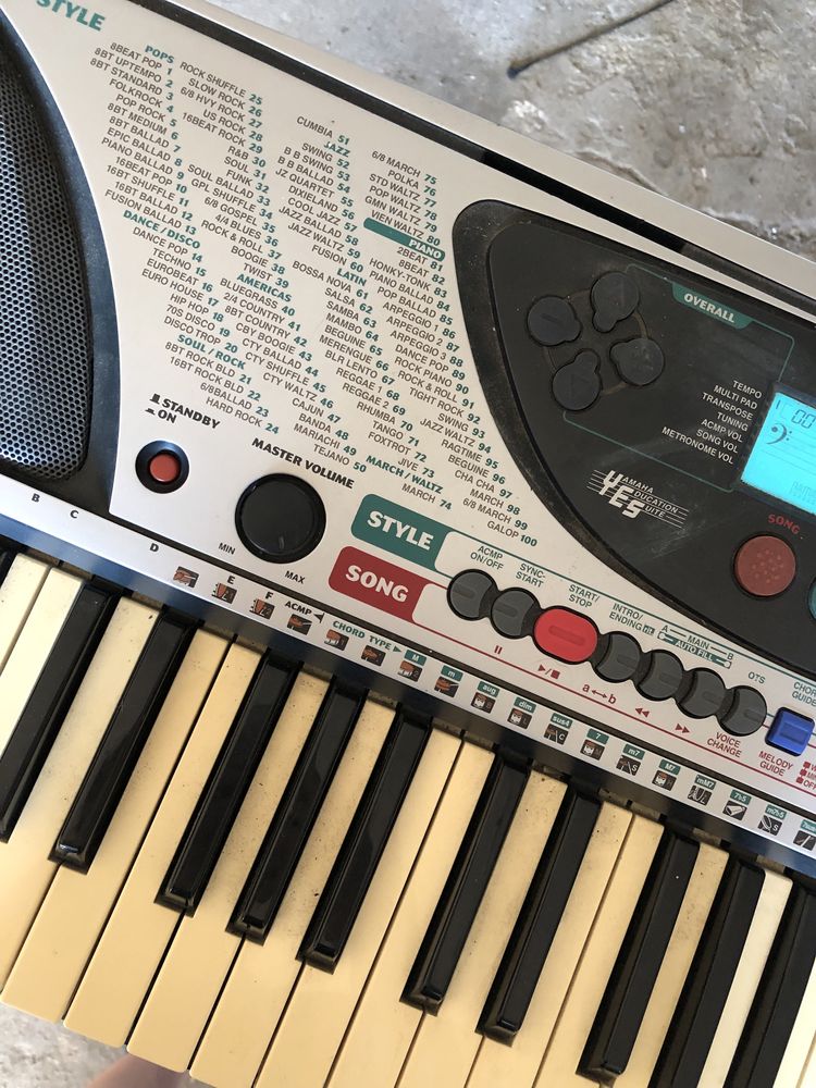 Organy YAMAHA ze statywem