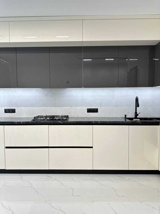 Продам квартиру з новим ремонтом