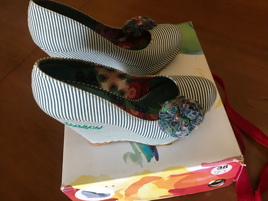 Sapatos DESIGUAL - TAM.38 - praticamente Novos