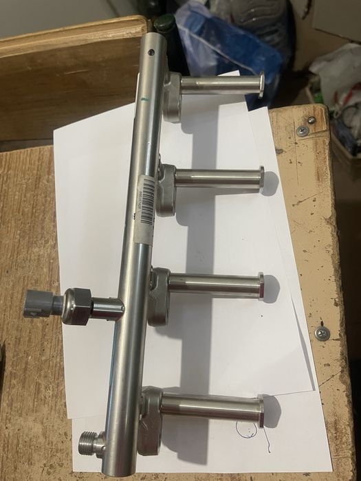 Паливна рампа Volvo xc60