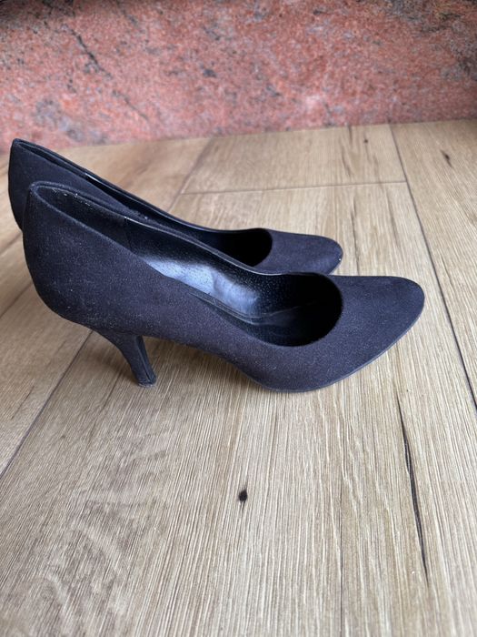 Szpilki czarne zamszowe