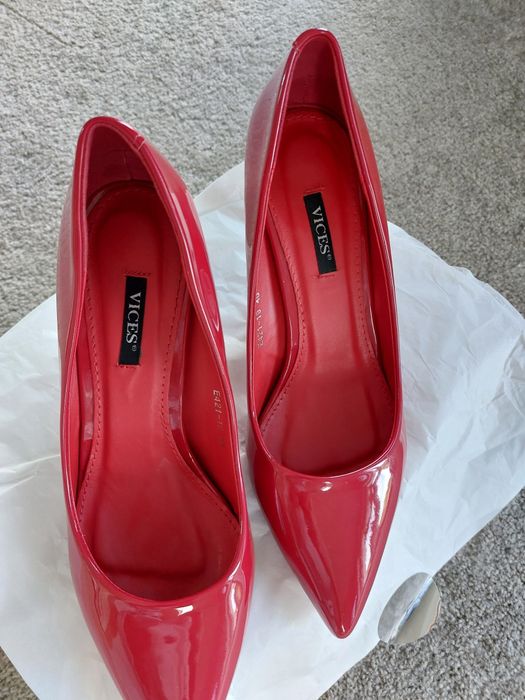 Buty czółenka pantofle Vices nowe 40 czerwone szpilki