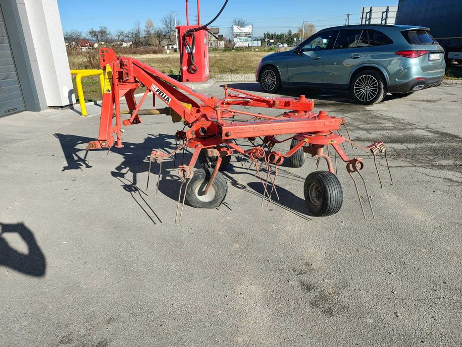 Przetrząsacz Karuzelowy Fella TH 370 - Przetrząsarka - Pająk do siana