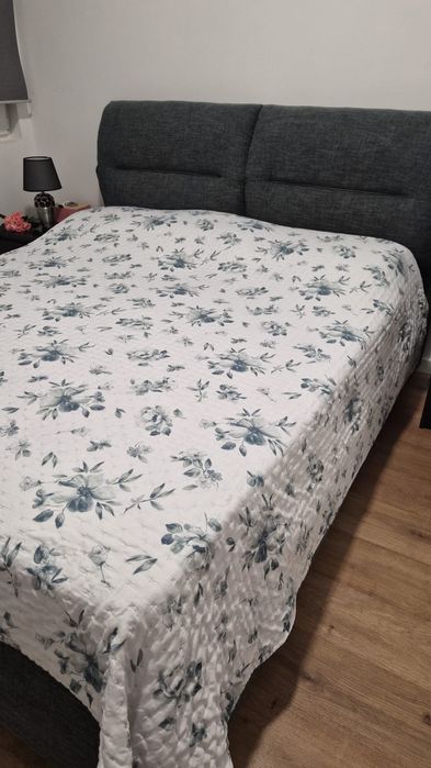 Cama king sise com colchao ,tudo da loja Jom