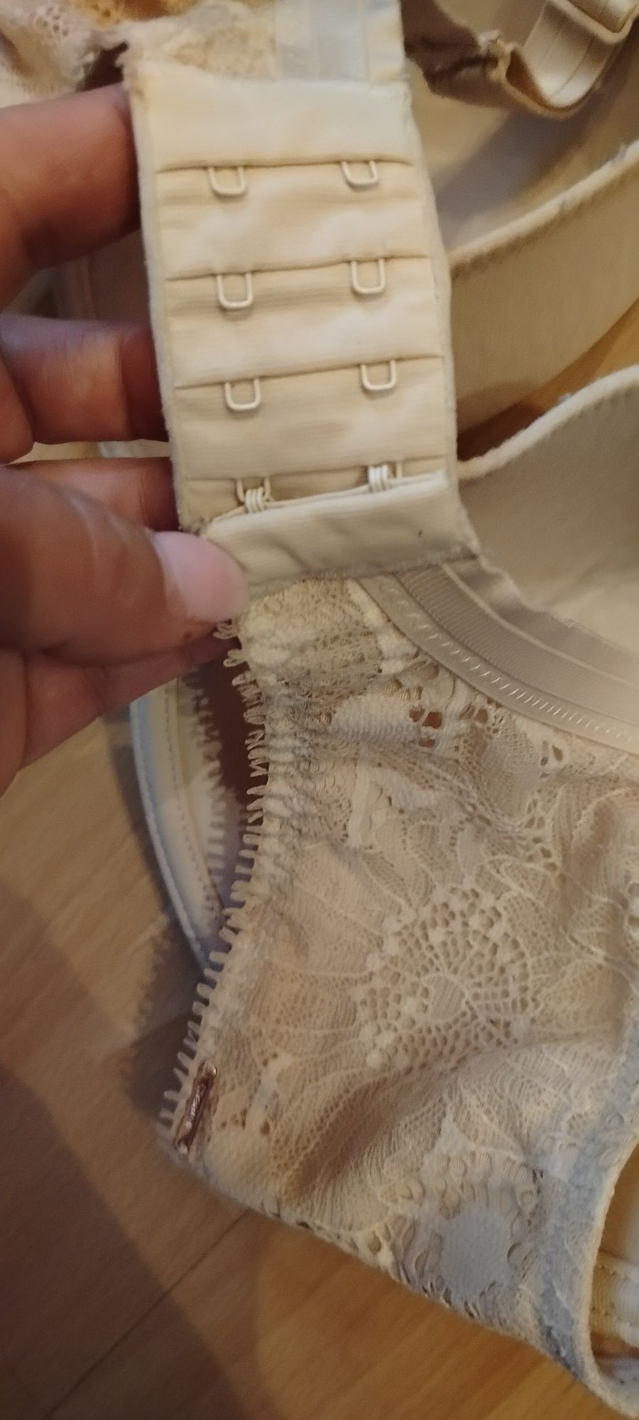 Ładny Duży Biustonosz usztywniany CHANTELLE E 80