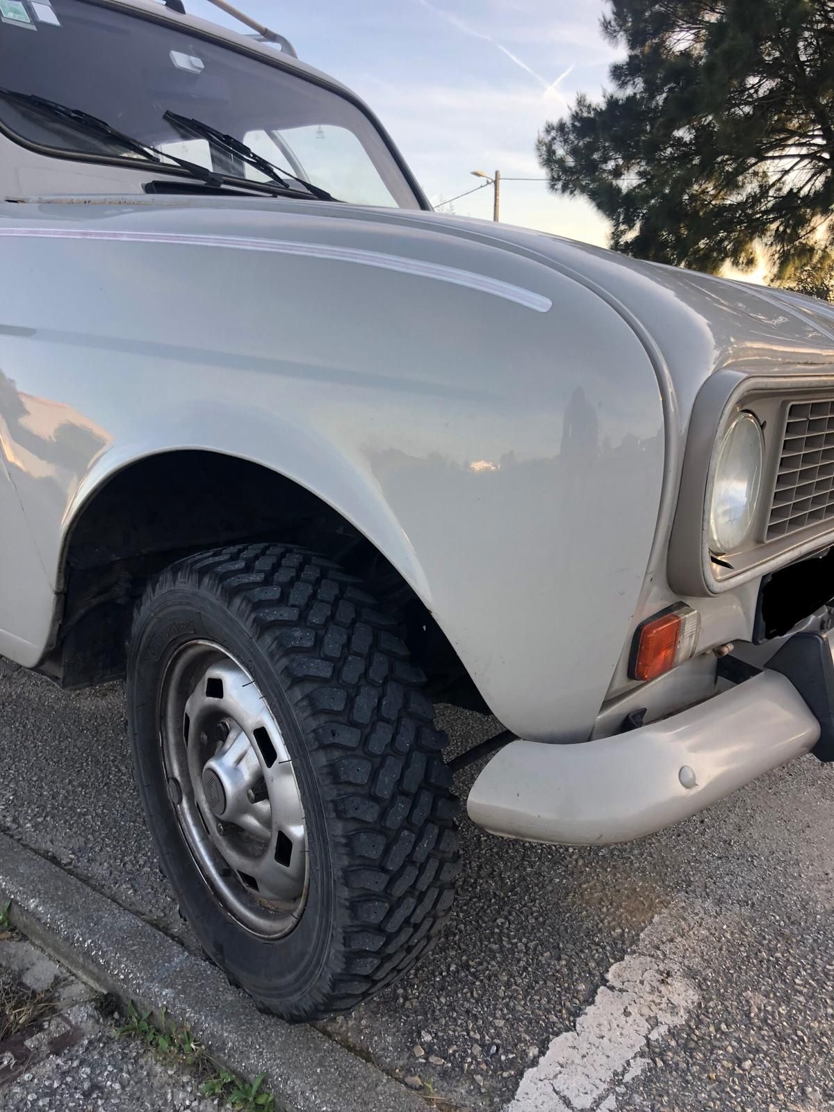 Renault 4L TL Savane