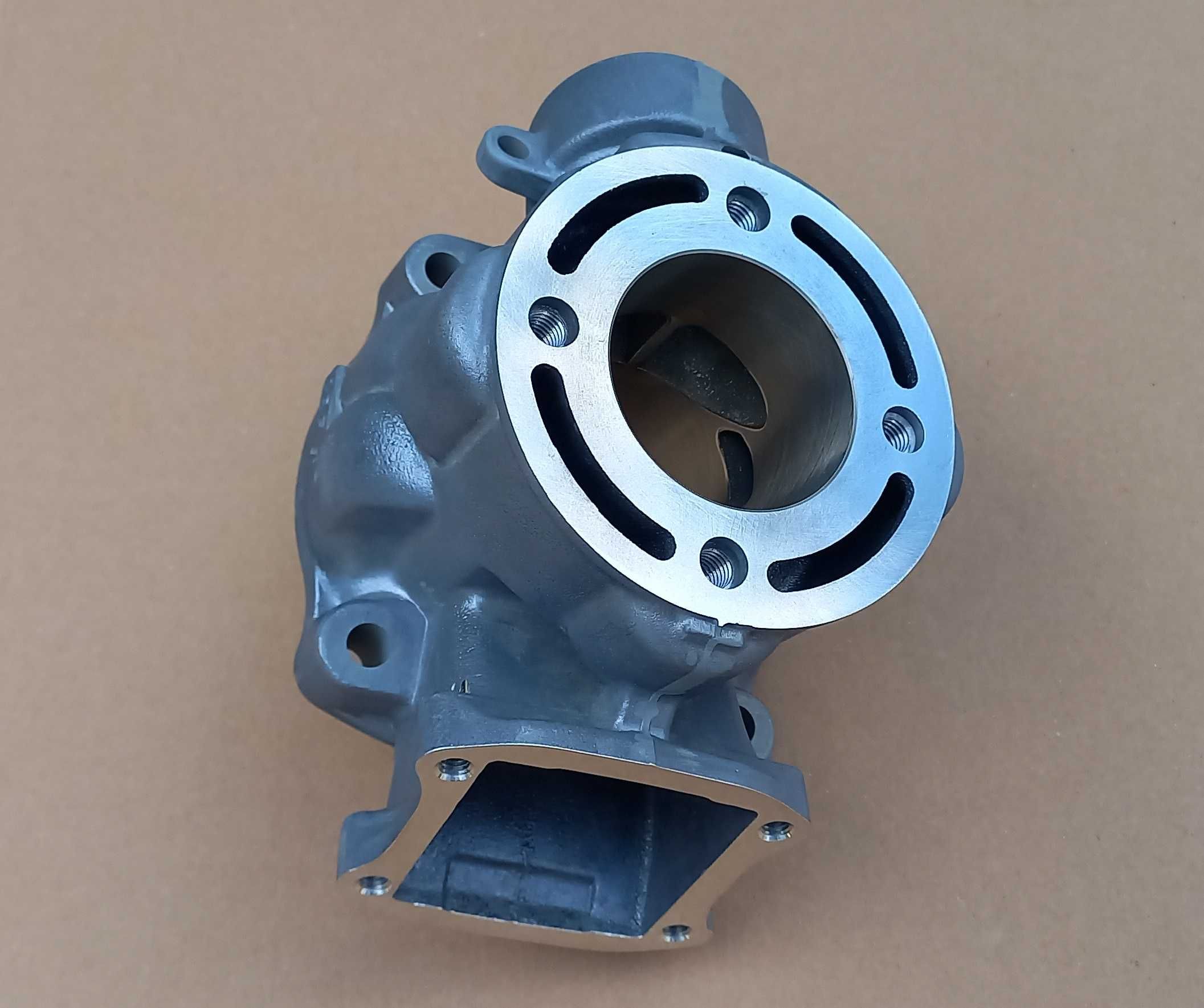 Cylinder nowy oryginalny HONDA CR 85