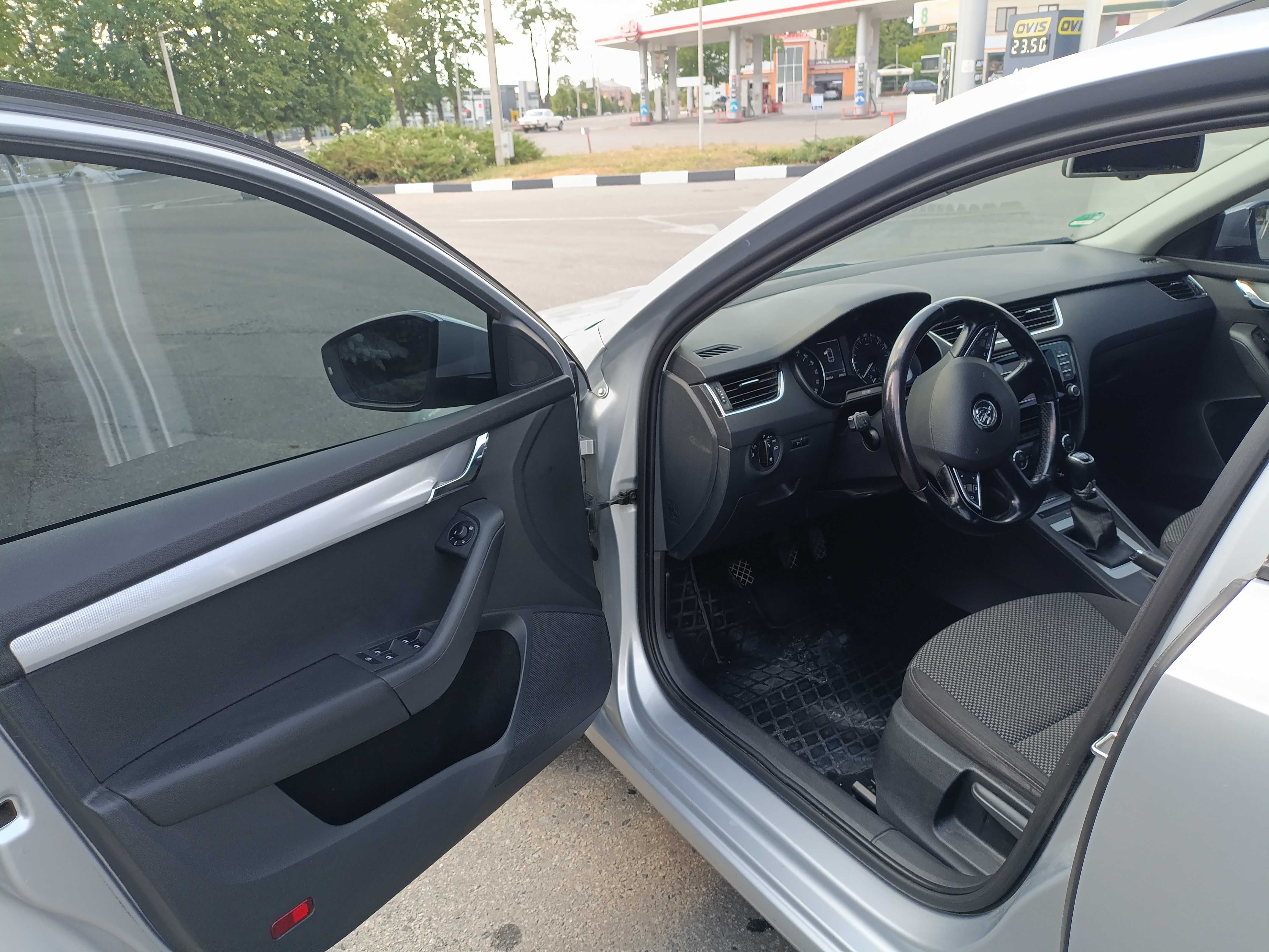 Продам Skoda Octavia 1.6 tdi