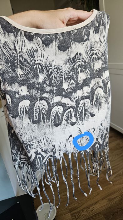 Krótki kremowy crop top z frędzlami bawełna wzory trochę aztec XXS