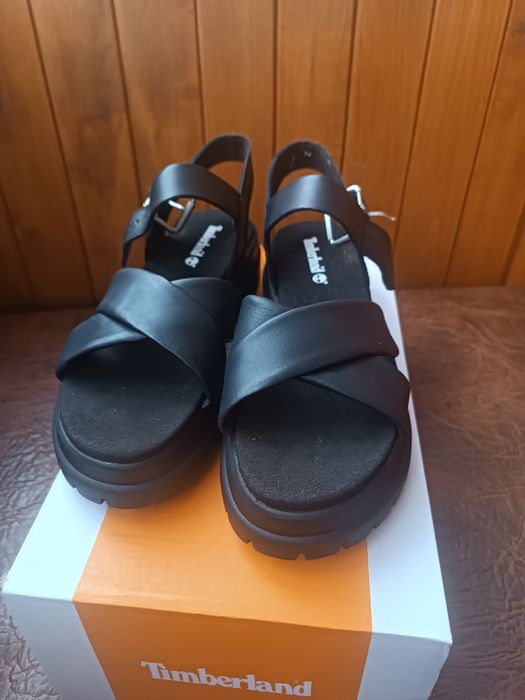 Timberland Шкіра по ЗНИЖЦІ!Нові босоніжки,не підійшов розмір! Зручні!