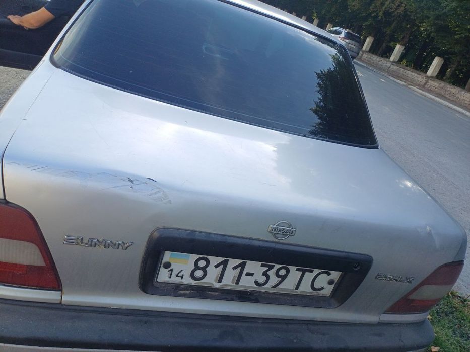 Nissan Sunny 1993 року 2.0 дизель 1200$ На ПРОДАЖ
