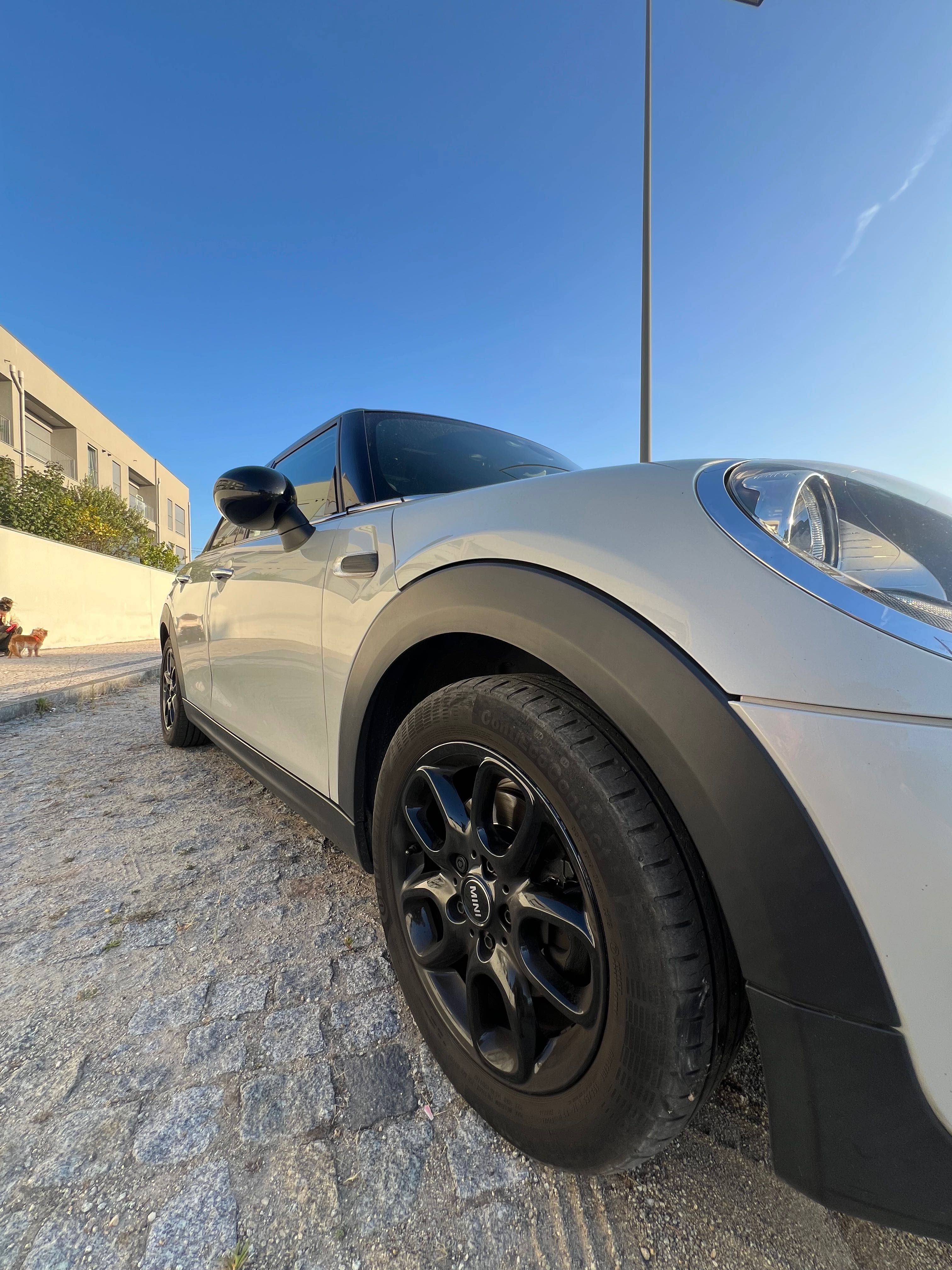 Mini Cooper D 5 Portas