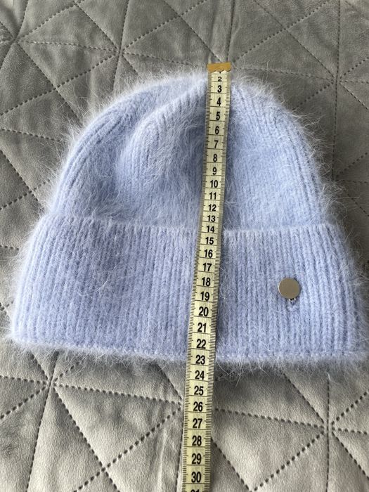 Шапка жіноча у відмінному стані