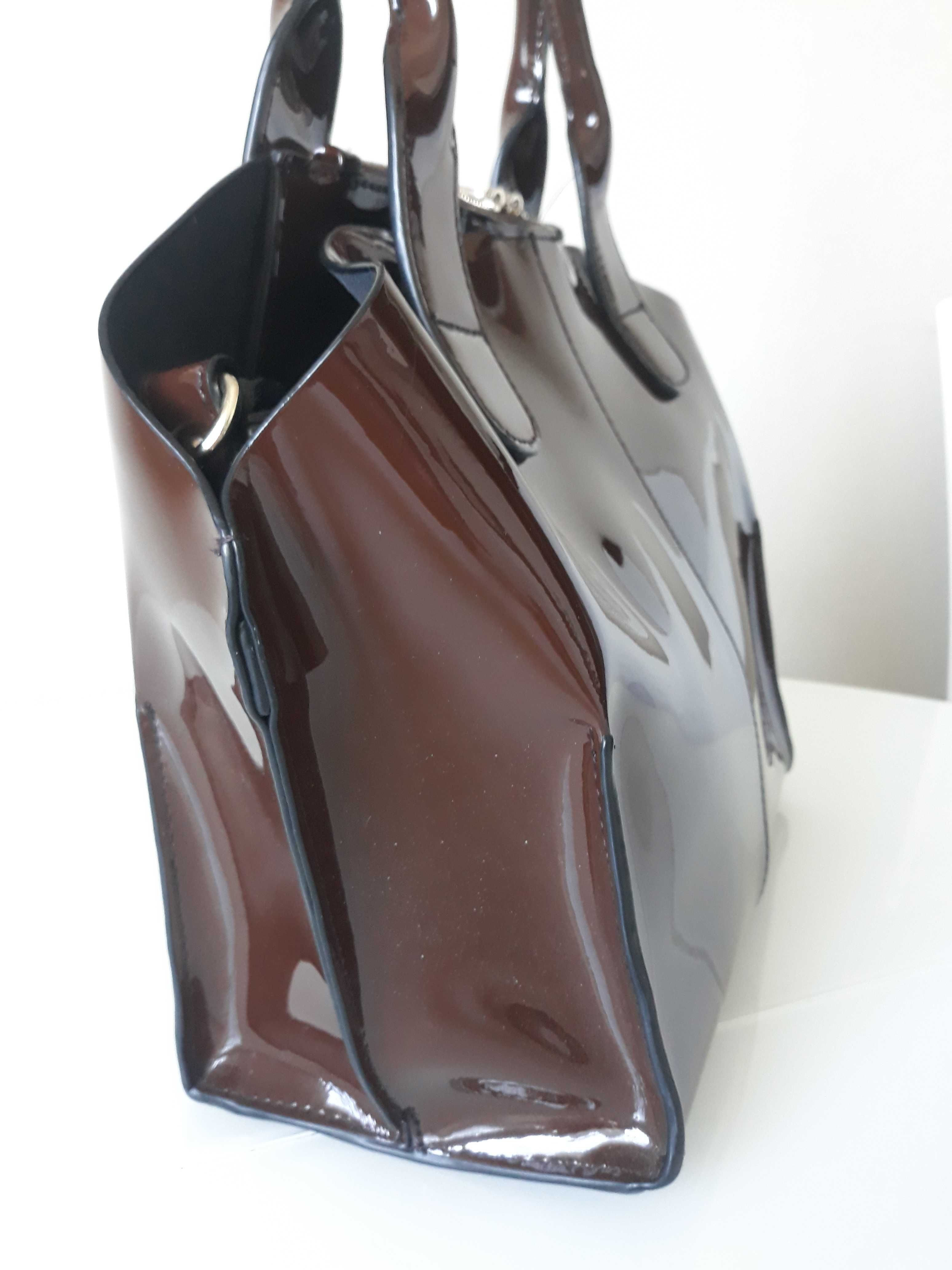Продам сумку, натуральна лакована шкіра благородного темного шоколадно