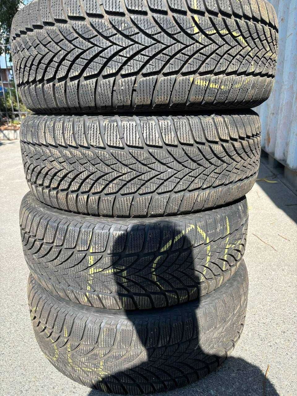 Резина, шины Goodyear UltraGrip Ice 2 225/55 R17 101T XL
