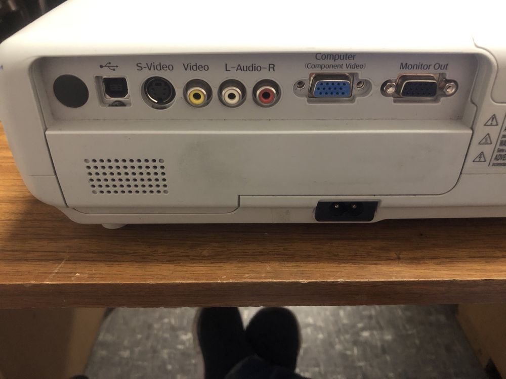 ДАРОМ почти Проектор  EPSON EMP X5