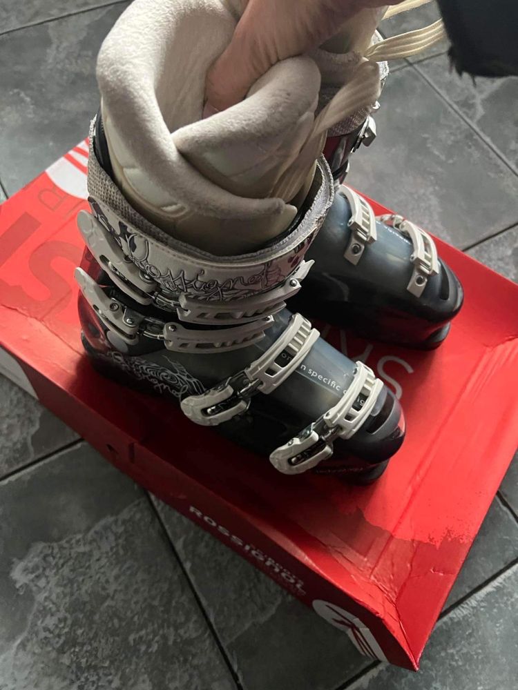 Rossignol buty narciarskie 255