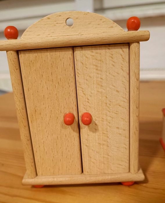 Мебель для кукольного домика. Новая