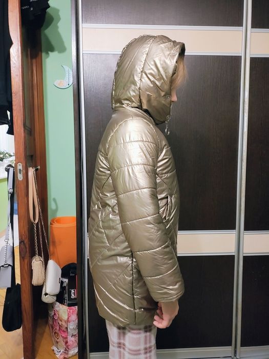 Прода  якісну дитячу курточку.