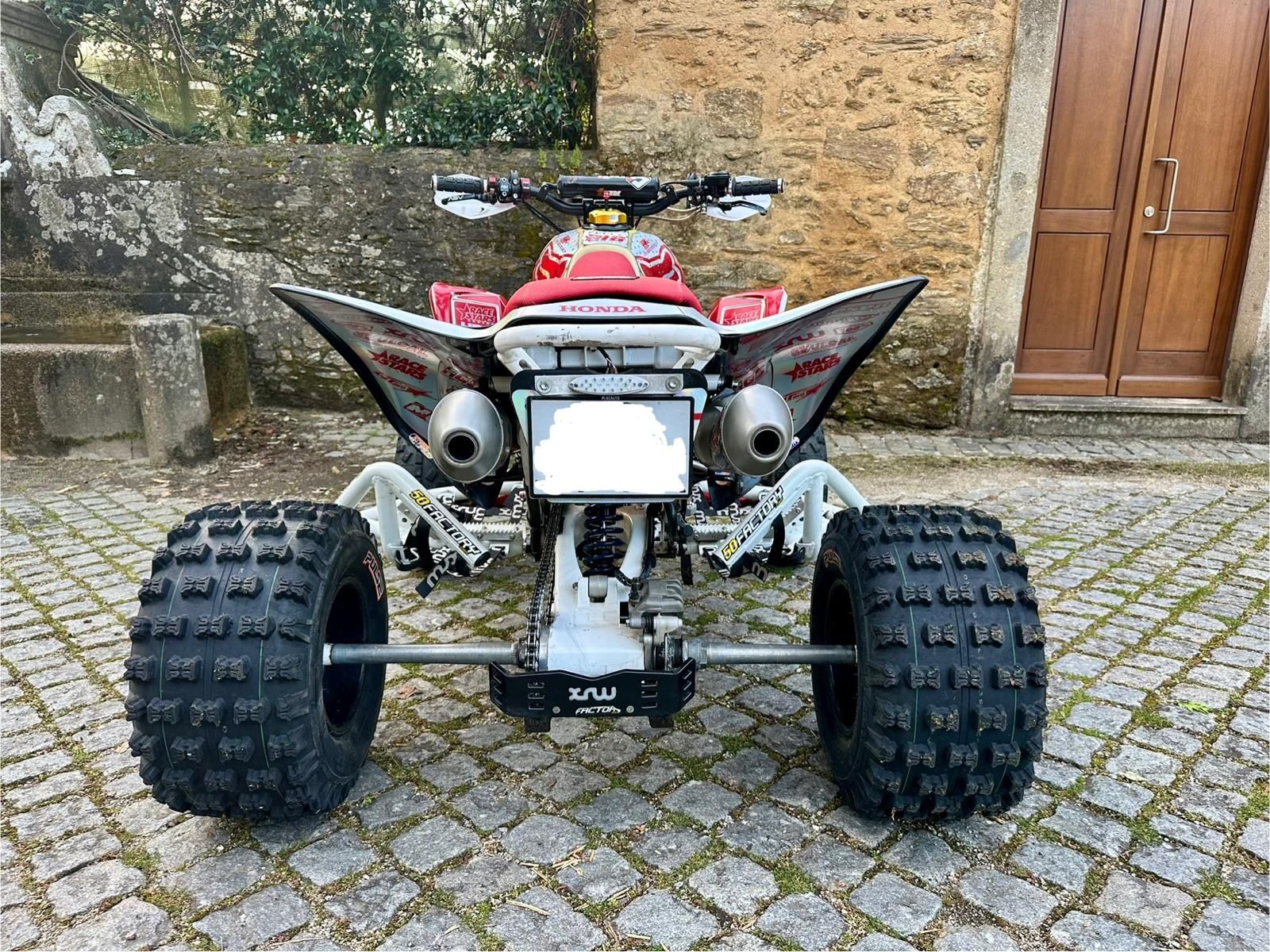 Honda TRX 450 r mecânica CRF 450 com algum material.
