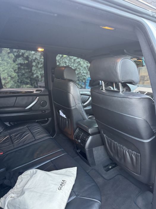 Потужний BMW X5 4.8i, у чудовому стані, реальний пробіг