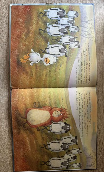 Книга художня для дітей англійською мовою The first snow of winter