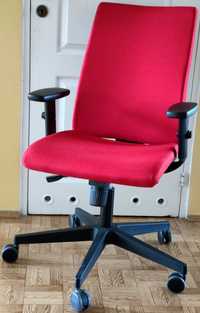Krzesło biurowe obrotowe Nowy Styl Intrata czerwone tkanina regulowany