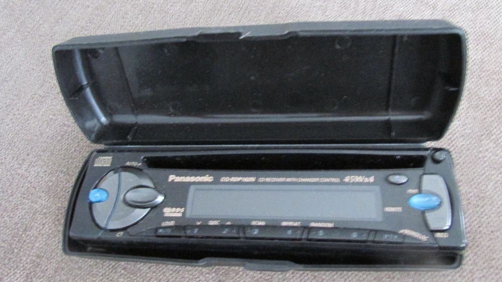 Radio samochodowe Panasonic model CQ-RDP162N