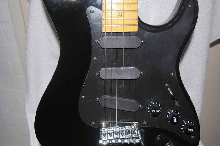Guitarra Elétrica Stratocaster