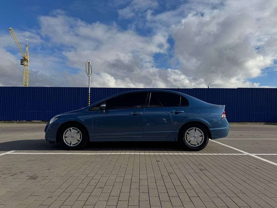 Honda civic.       Гібрид