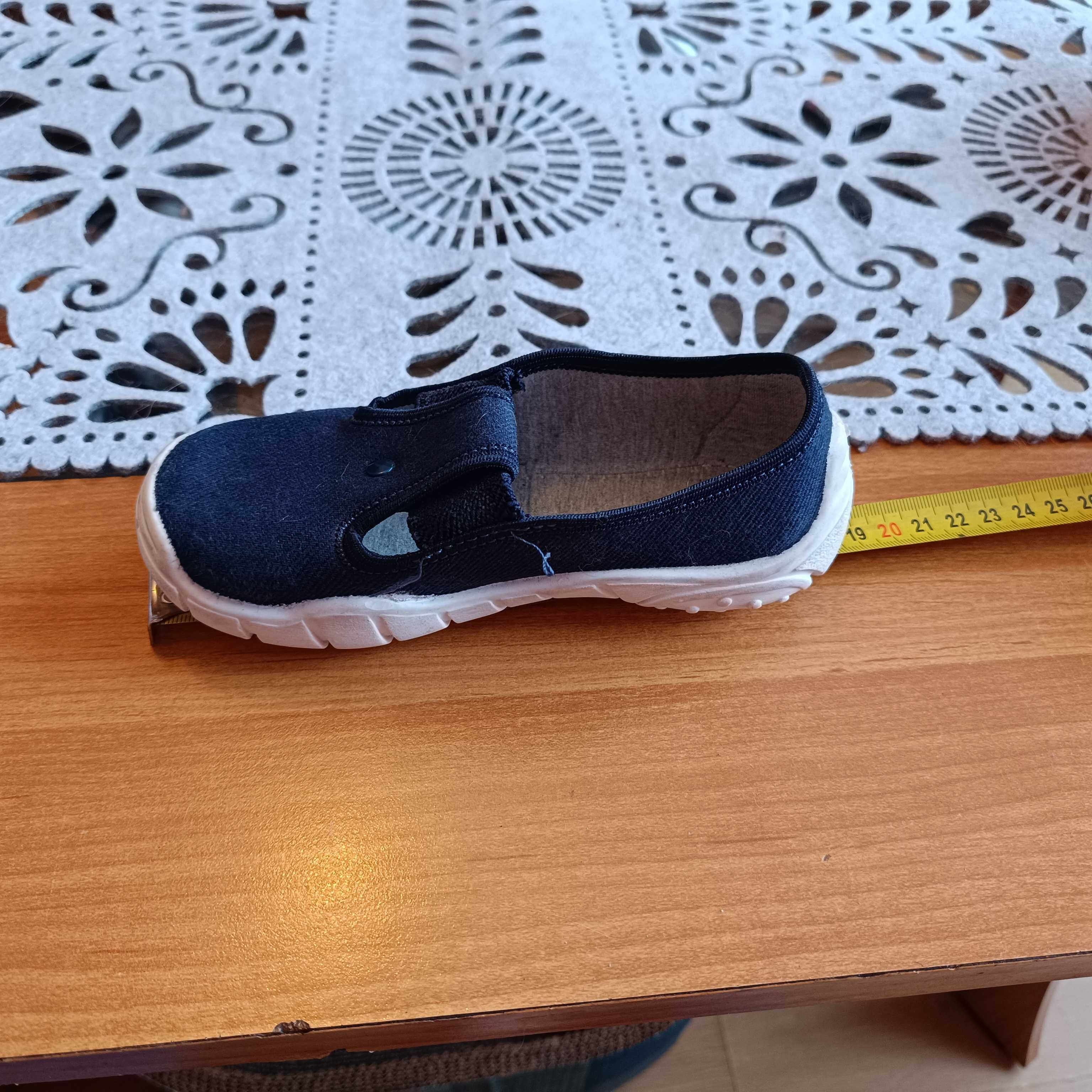 Buciki kapcie do przedszkola żłobka rozm 27