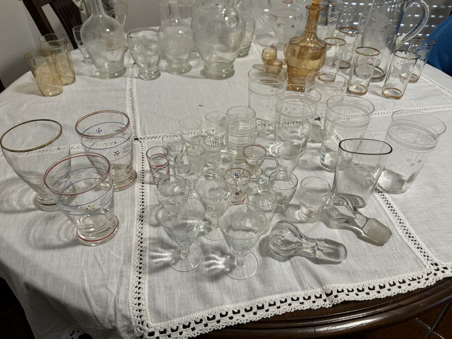 Conjunto de peças de vidro antigas