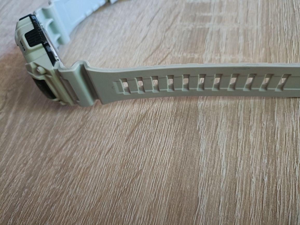 Zegarek Casio W-735H