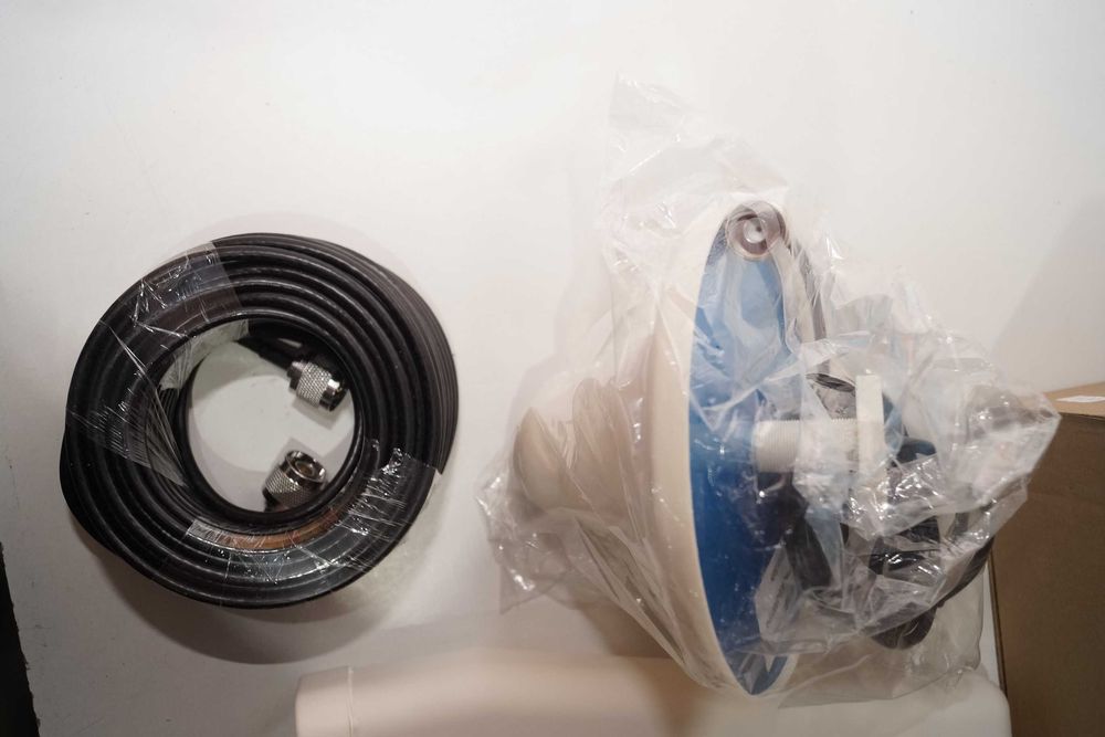 G404 Wzmacniacz sygnału komórkowego GSM LTE od 800 do 2700 MHz