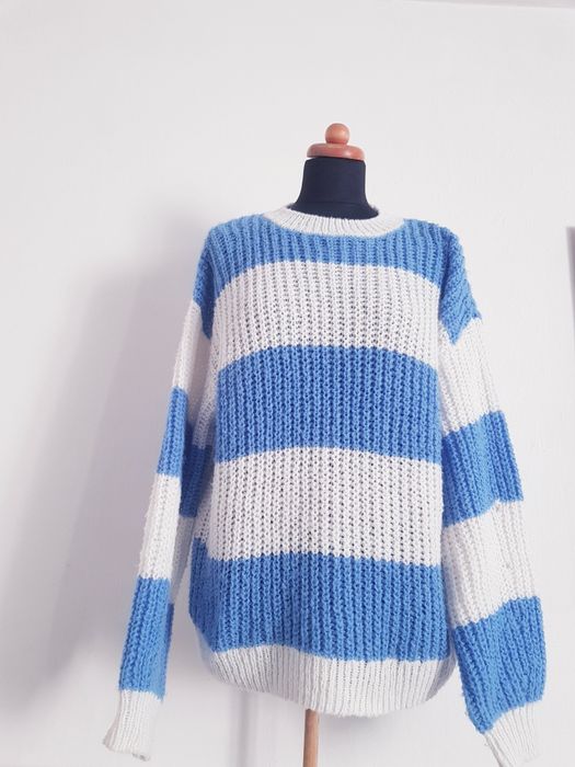 Sweter damski w paski marki Sinsay rozmiar S/M/L/XL.