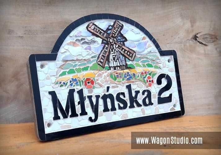 Tabliczka adresowa ceramiczna. Numer, numery na dom. Szyld reklamowy.