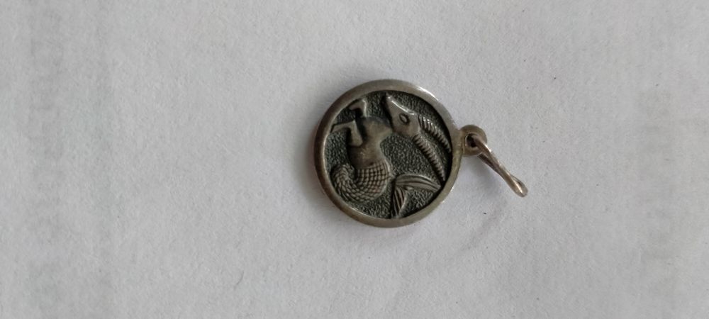 Продам срібний кулон