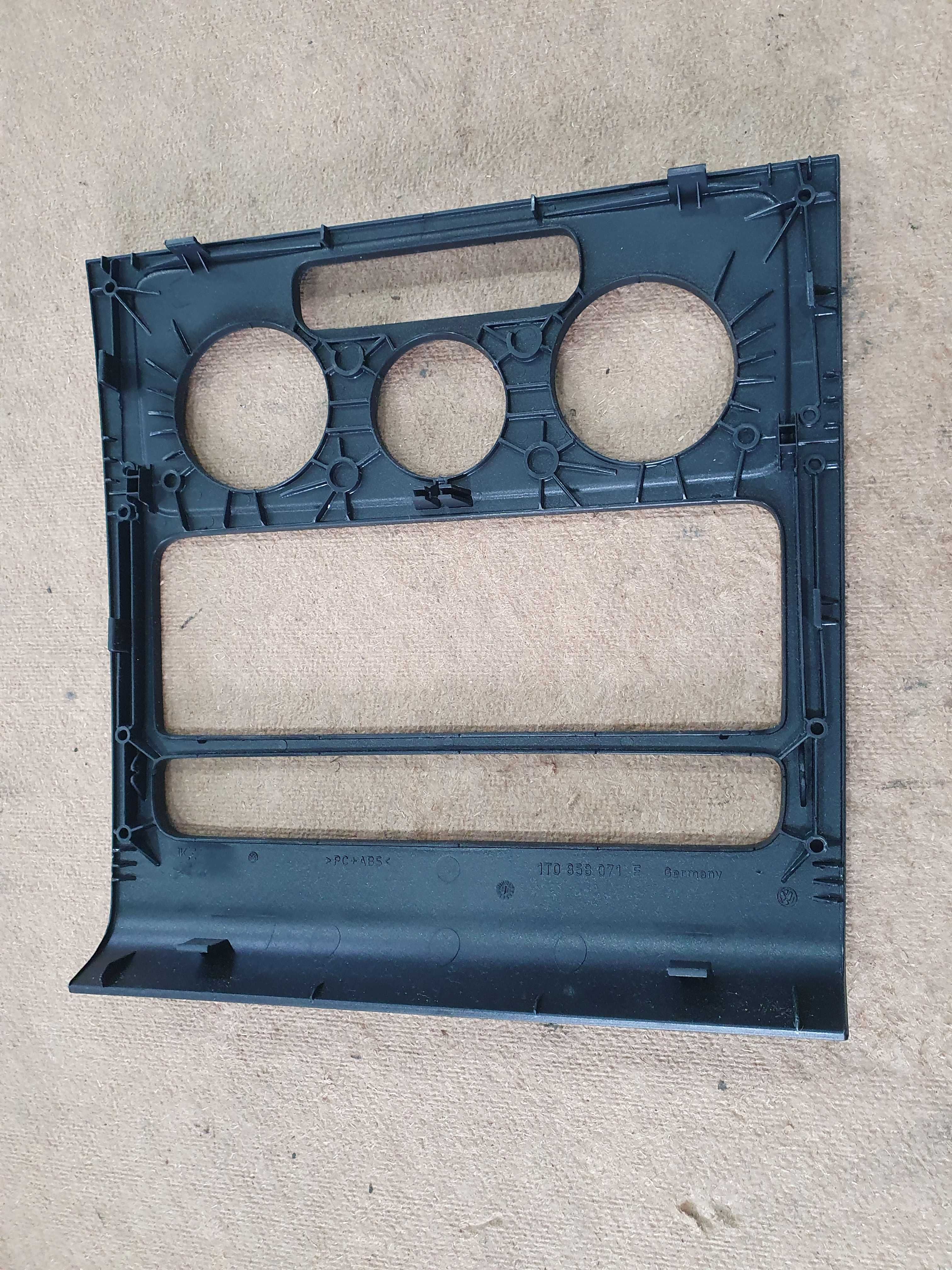 Panel konsola ramka kratka Vw Touran 04 rok kpl