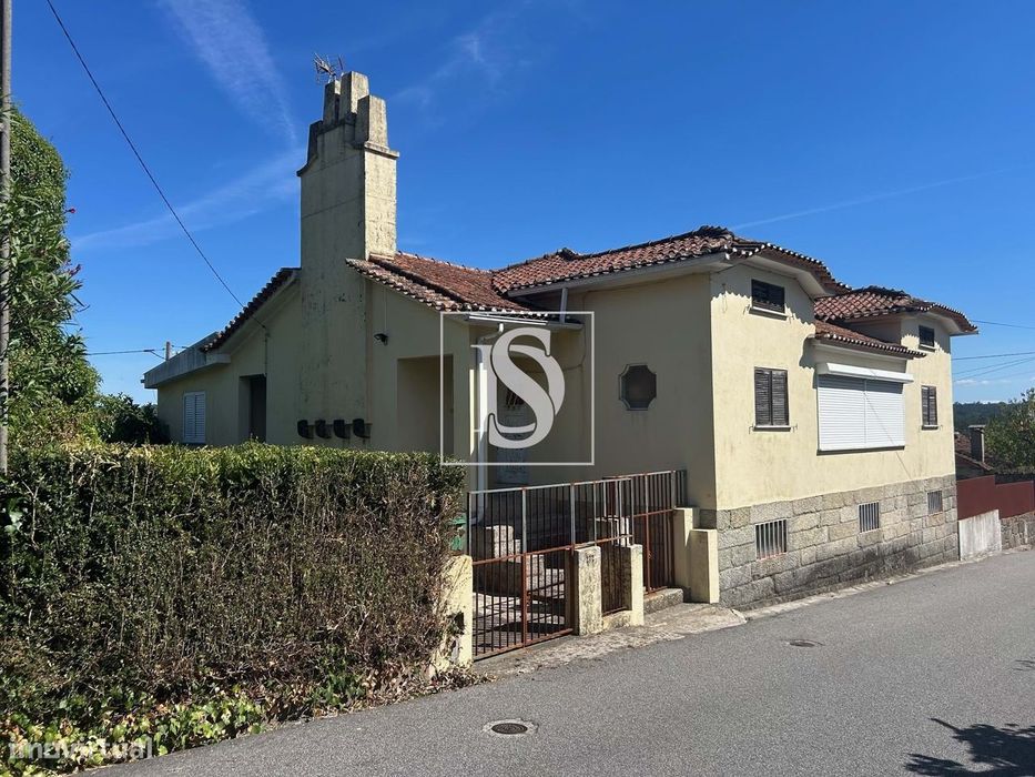 Moradia  T4 + terreno 1690m²