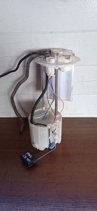 Pompka paliwa w zbiornik Toyota Yaris II 1.3 VVTi