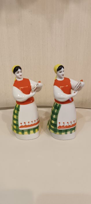 Статуэтка Девушка с куманцом. Полонне.